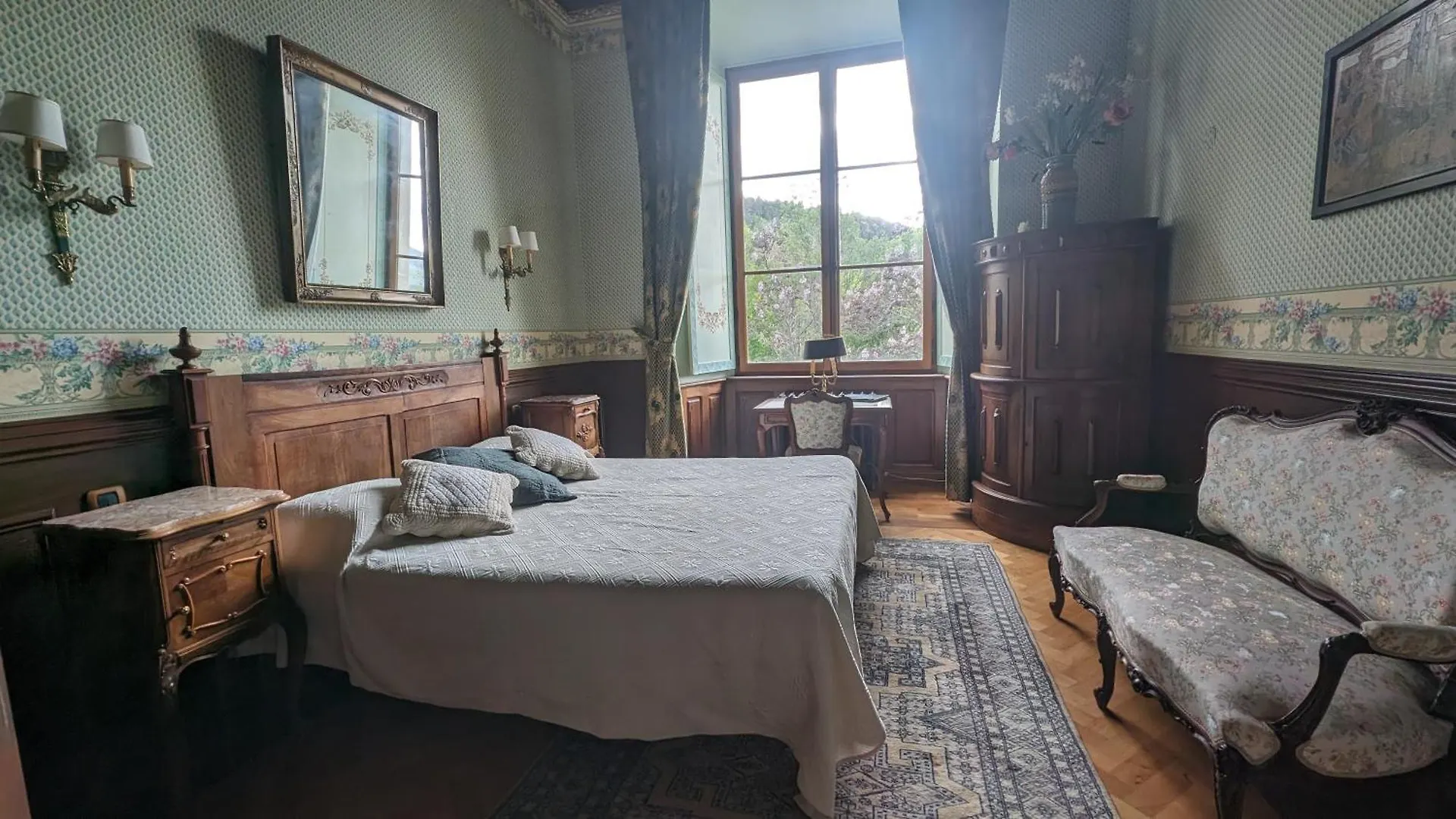 Chateau De Picomtal Crots Hotel