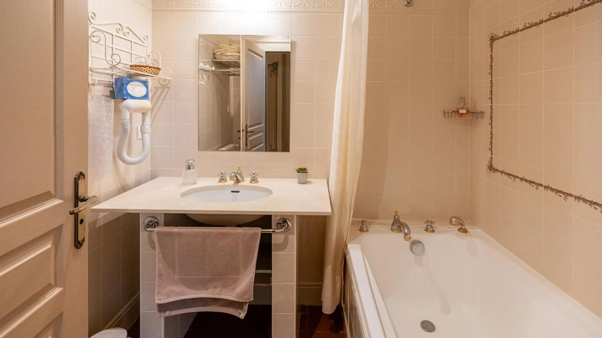 Hotel Chateau De Picomtal Crots