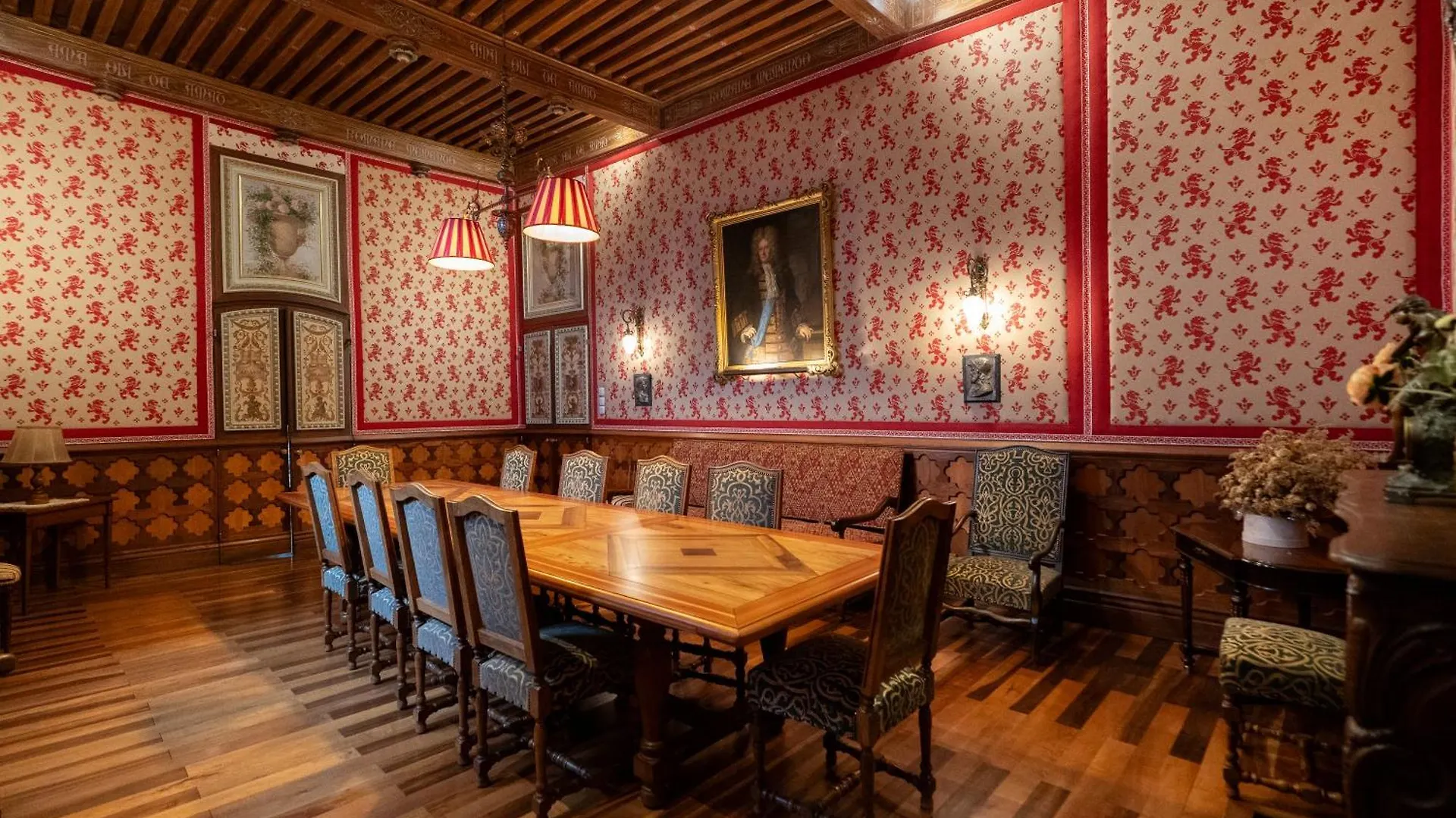 Chateau De Picomtal Crots Hotel