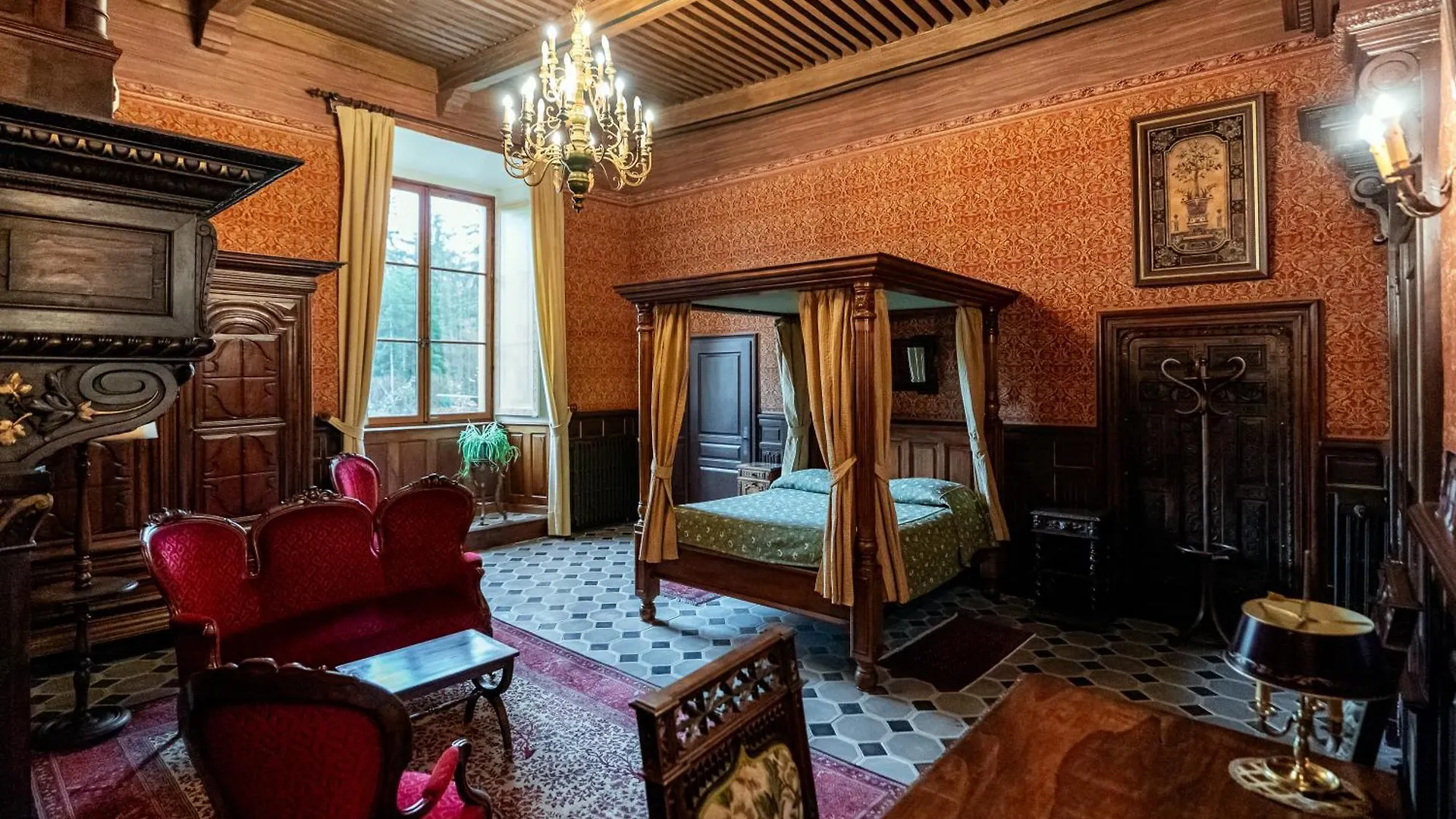 Chateau De Picomtal Crots 0*,