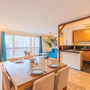 https://apt-2-bedroom-with-balconies-private-parking.lillehotels.org
